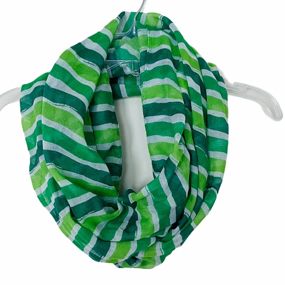 Women’s Infinity Scarf Green - Picture 1 of 4